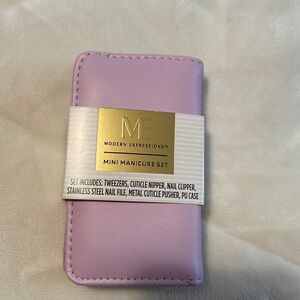 NWT Mini Manicure Set